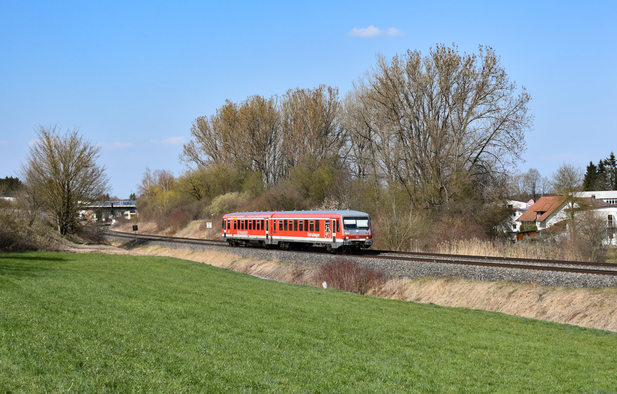 628 255 der Kurhessenbahn als RE nach Lindau Hbf bei Aulendorf, März 2019