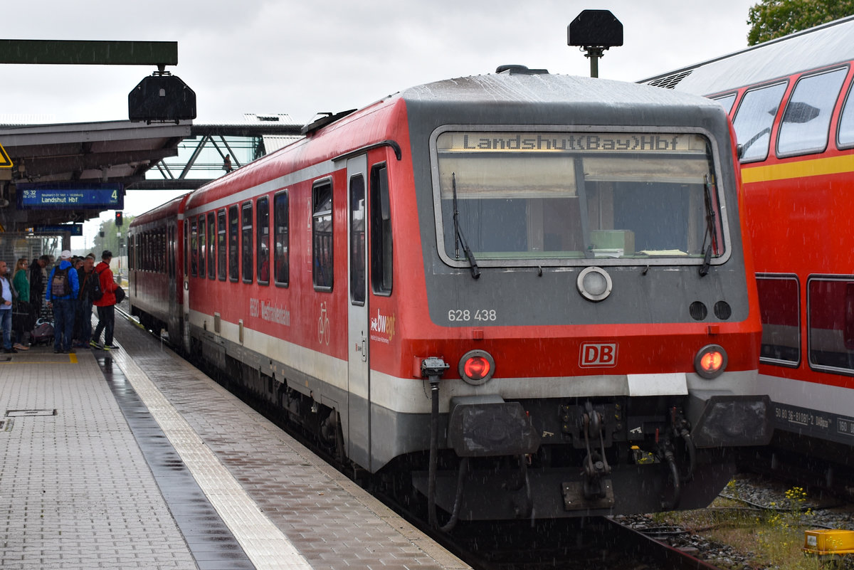 628 438 der WFB als RB nach Landshut in Mühldorf(obb), Mai 2019