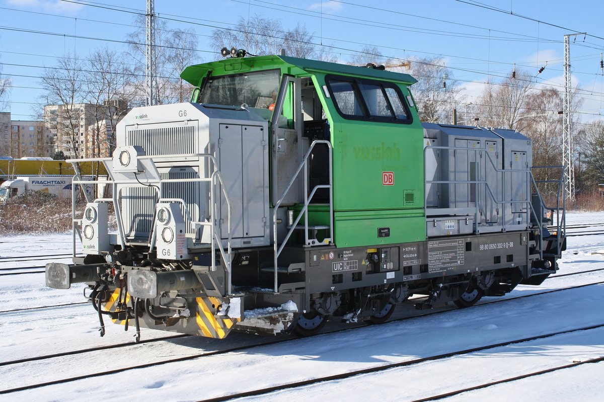 650 302-9 rangiert am 12.02.2021 durch den Rostocker Hauptbahnhof ins BW.