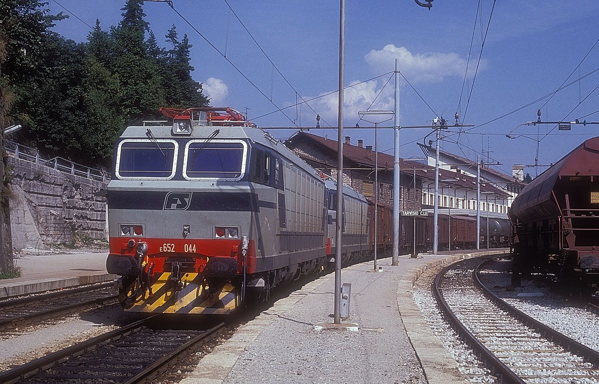 652 044 + 652 ...  Tarvisio  13.09.92