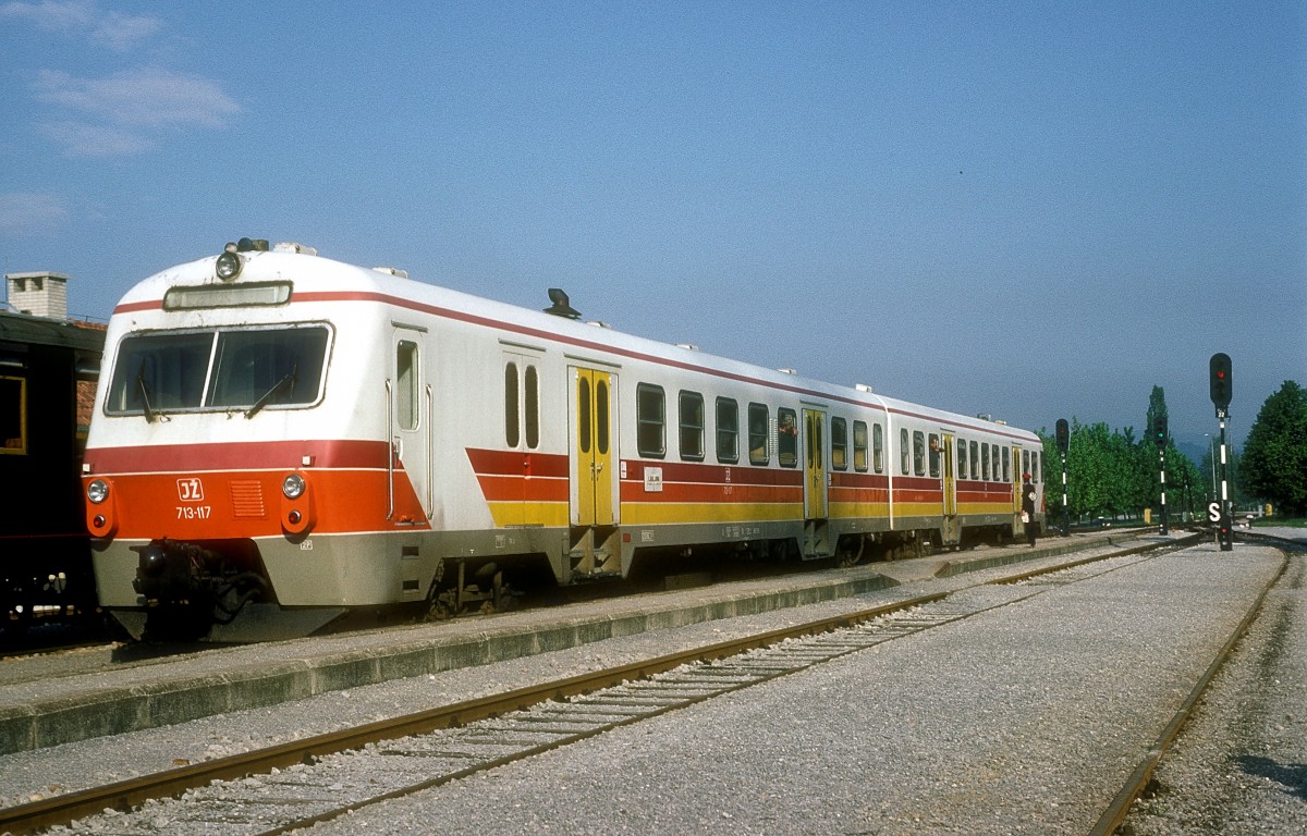  713 117  Ljubljana - Rakovnik  03.05.89