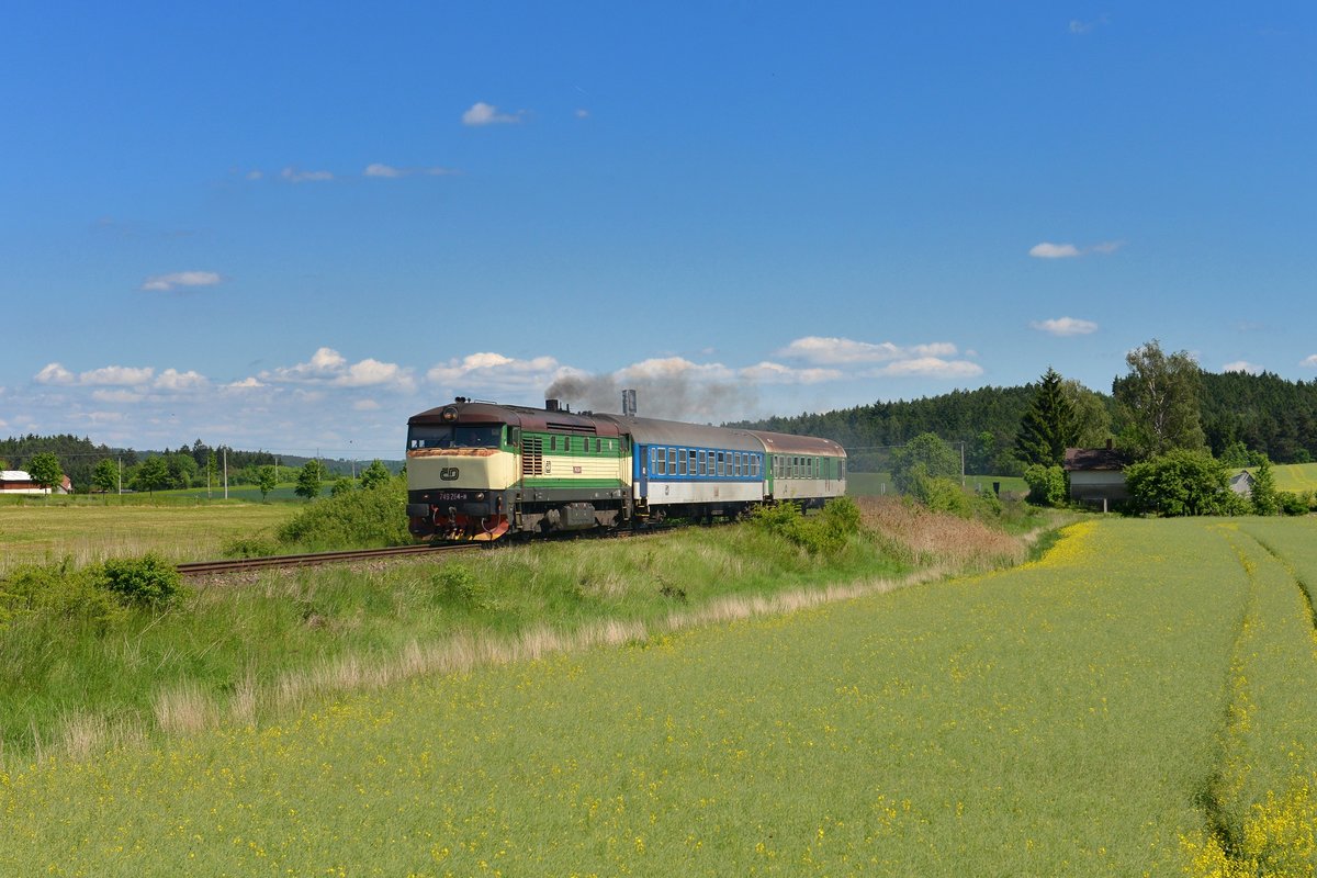 749 264 mit einem R am 25.05.2014 bei Breznice.