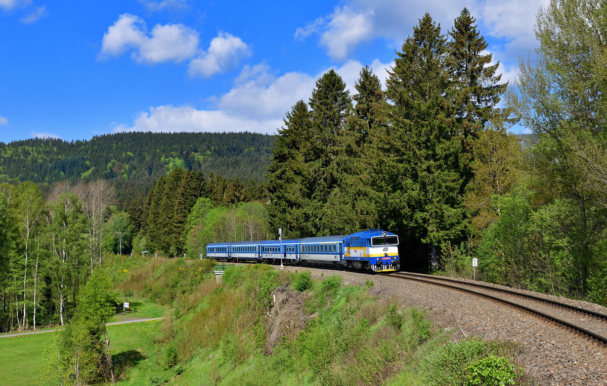 754 022 mit R 776 am 09.05.2024 bei Spicak.