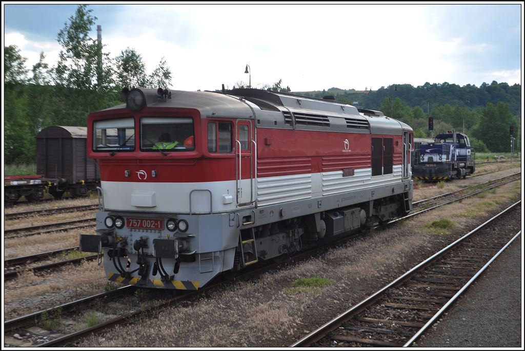 757 002-1 in Brezno. (06.06.2014)