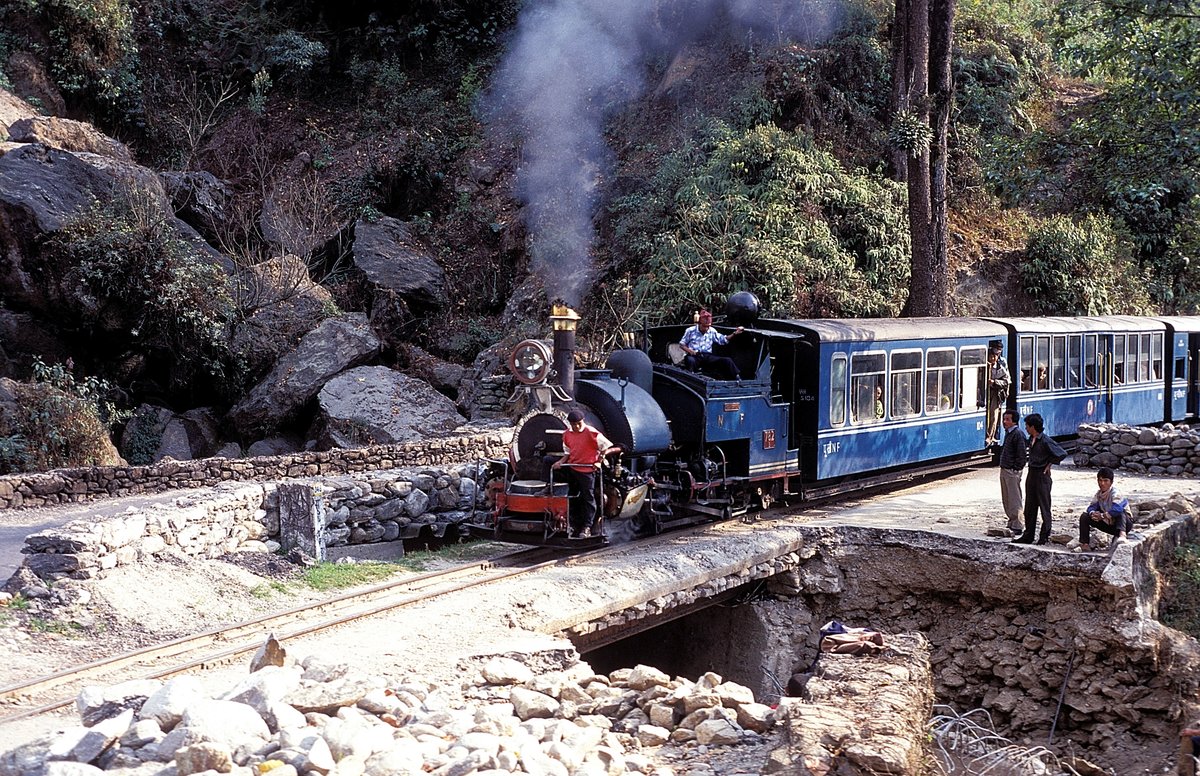 782  bei Kurseong  03.04.96