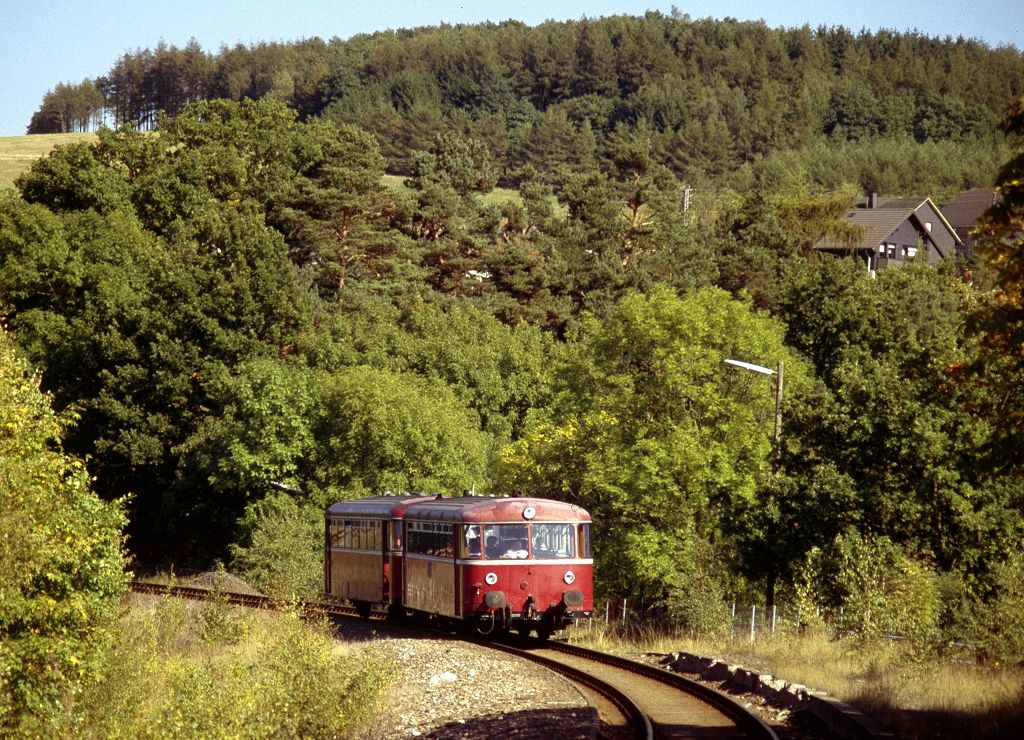 796 * 996 Einfahrt Niederdresselndorf, 20.09.1989