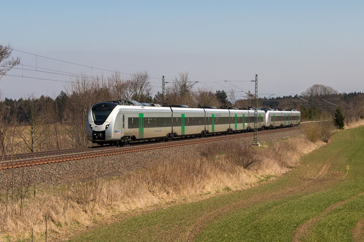 8. April 2018 am ehem. Po 81 nähe Syrau. Die MRB mit 1440 210 fährt in Richtung Hof. 