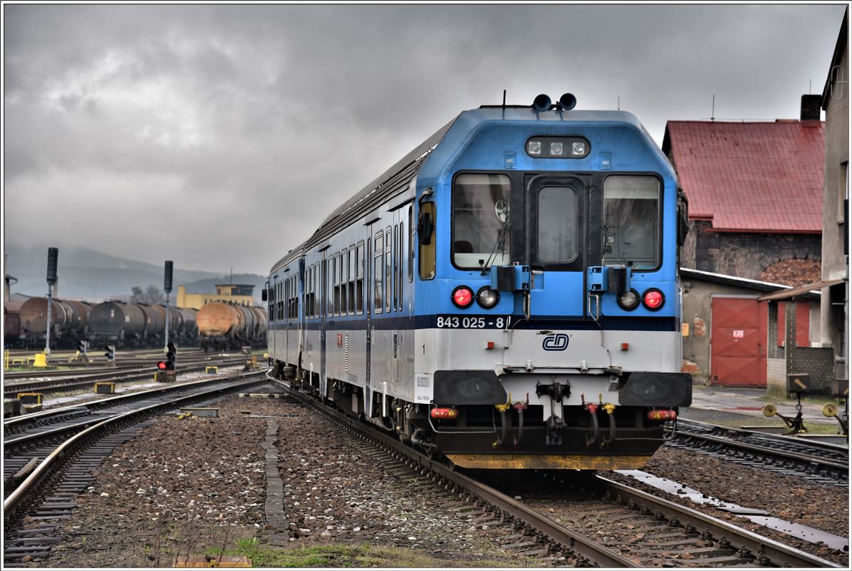 843 025-8 in Liberec. (08.04.2017)