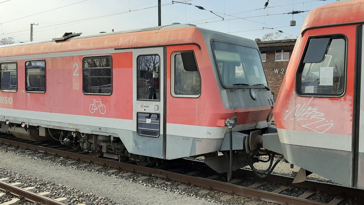 9580 0 628 209 am 15.02.2020.in Elsterwerda. Der Triebwagen wurde zusammen mit 628 210 nach Osteuropa exportiert. 