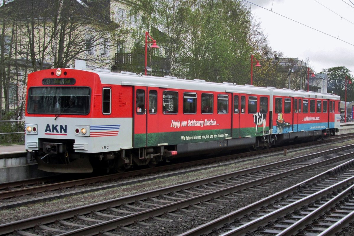 AKN VT 55 verlässt Elmshorn am 28 April 2016.