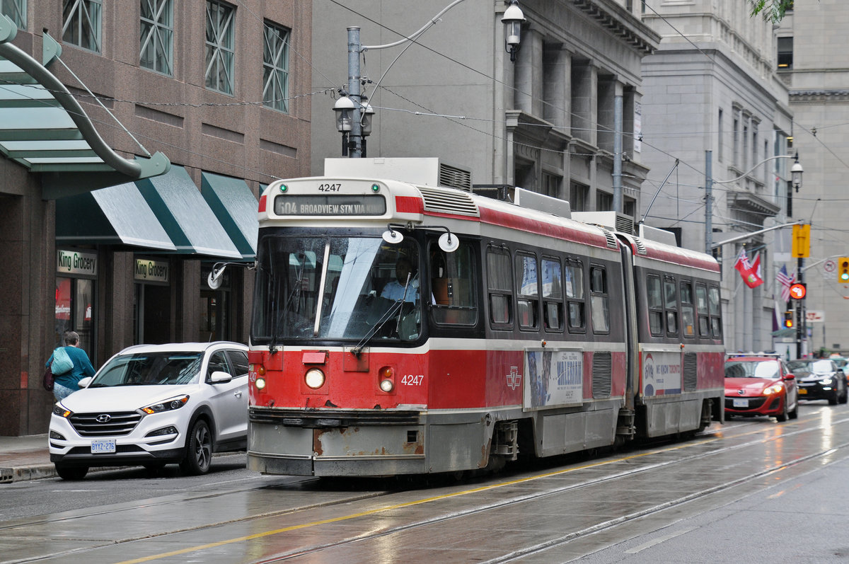 ALRV Tramzug der TTC 4247, auf der Linie 504 unterwegs in Toronto. Die Aufnahme stammt vom 22.07.2017.