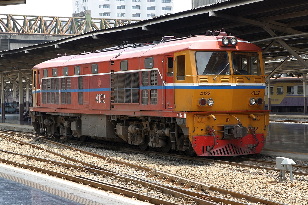 ALS 4132 (Co'Co', de, Alsthom, Bj.1974) am 02.Mai 2024 in der Hua Lamphong Station.