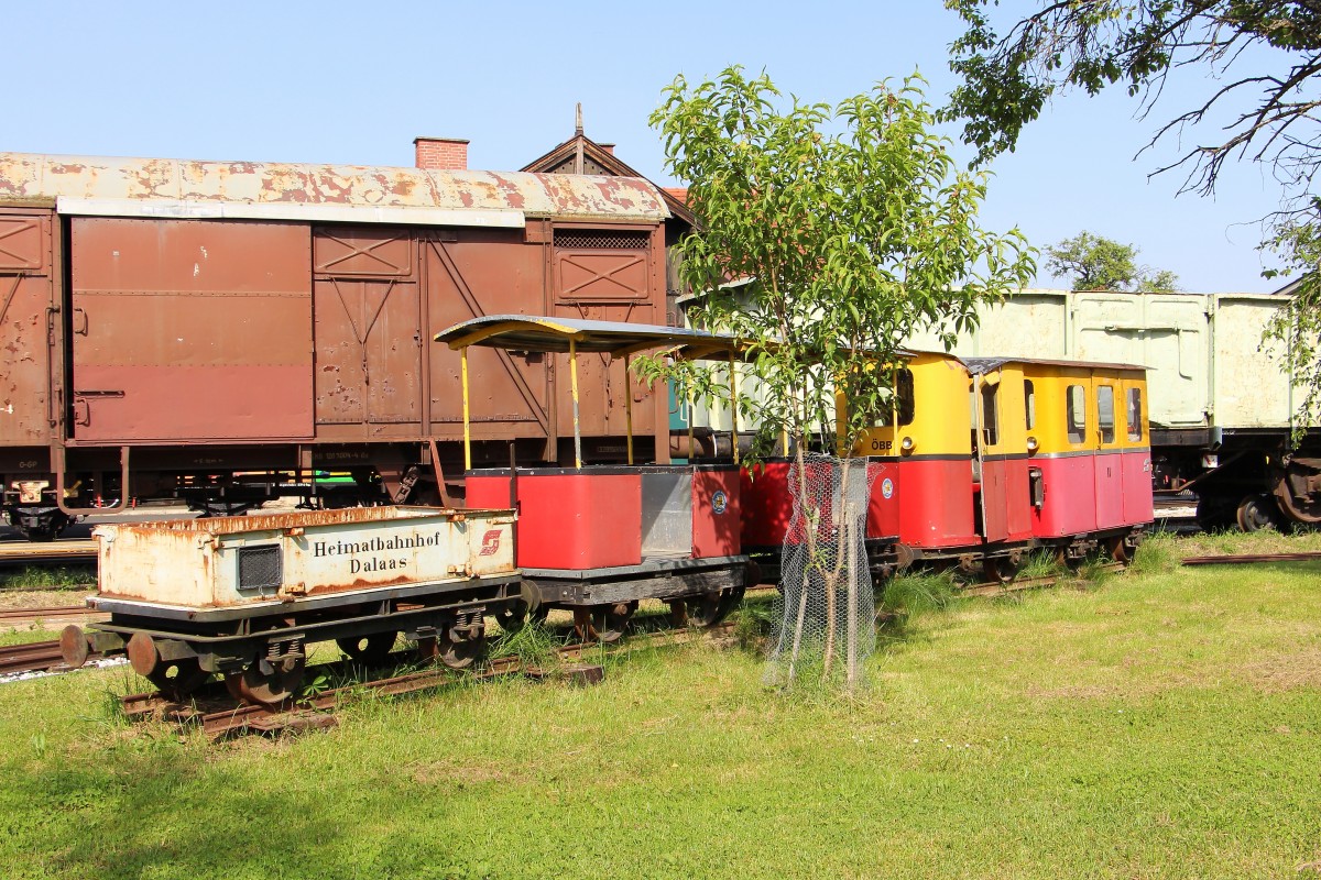 Als kleines Detail am Rande wartet eine 500mm Feldbahngarnitur um vielleicht auch Irgendwann auf Stainzer Schienen dahinzurattern. 22.05.2014