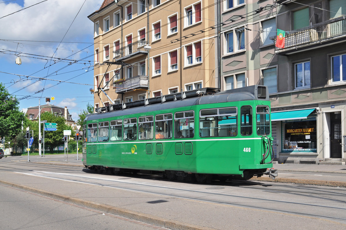 Am 03.07.2016 fand eine große Extrafahrt mit dem Be 4/4 466 statt. Der Be 4/4 466 war das erste Fahrzeug dieser Serie, das auf Sibassteuerung umgebaut wurde. Die Fahrt führte vom Depot Dreispitz nach Allschwil, dann aufs Bruderholz, dann via Peter Merian zum Bahnhof SBB nach Birsfelden Hard, wo es ein Mittagessen gab. Nach dem Essen führte die Fahrt nach Pratteln dann zurück in die Stadt und über die Wettsteinbrücke zum Claraplatz, anschließend wieder zurück zum Depot Dreispitz. Hier steht der Wagen an der Haltestelle Morgartenring.