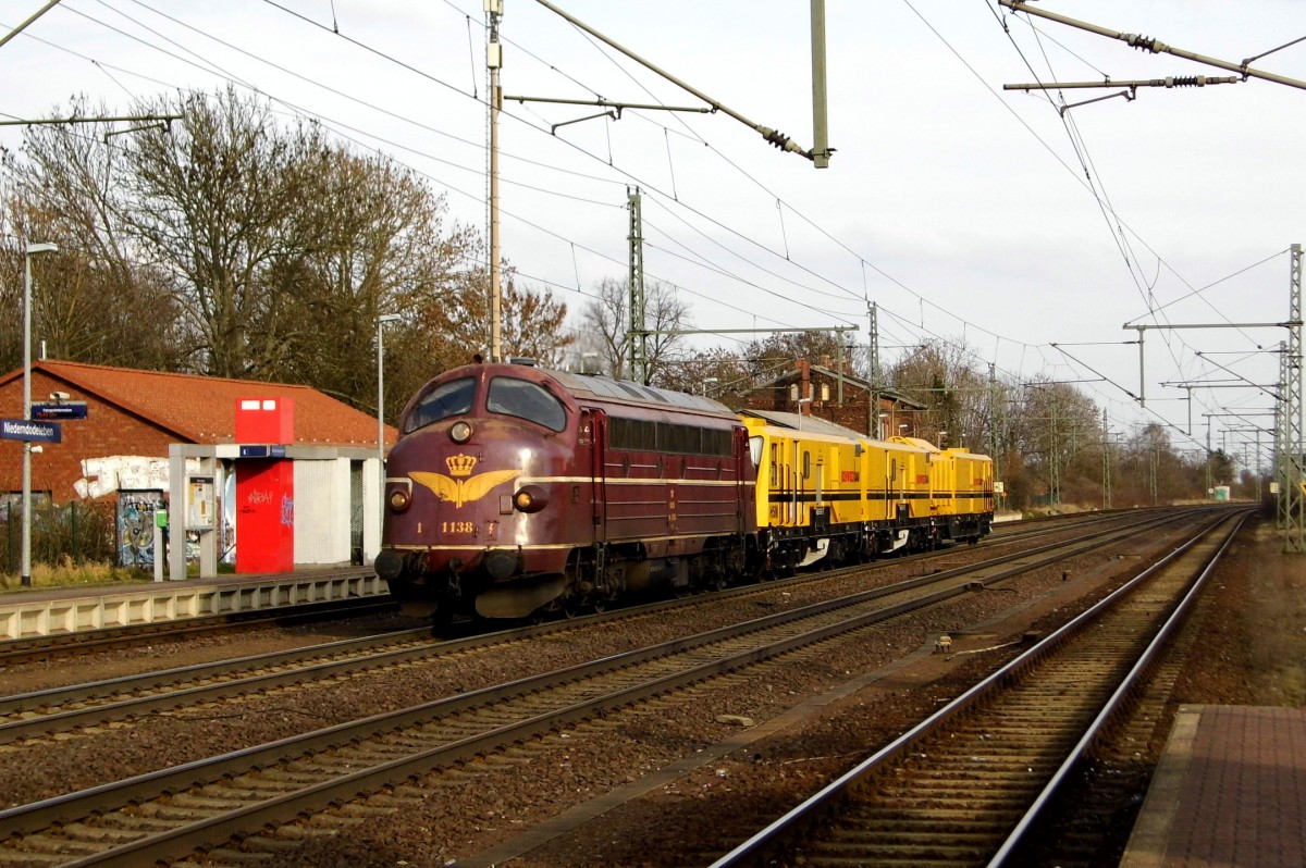 Am 04.03.2016 kam die 227 004-9 Nr 1138 von der CLR aus Richtung Magdeburg nach Niederndodeleben und fuhr weiter in Richtung Braunschweig .