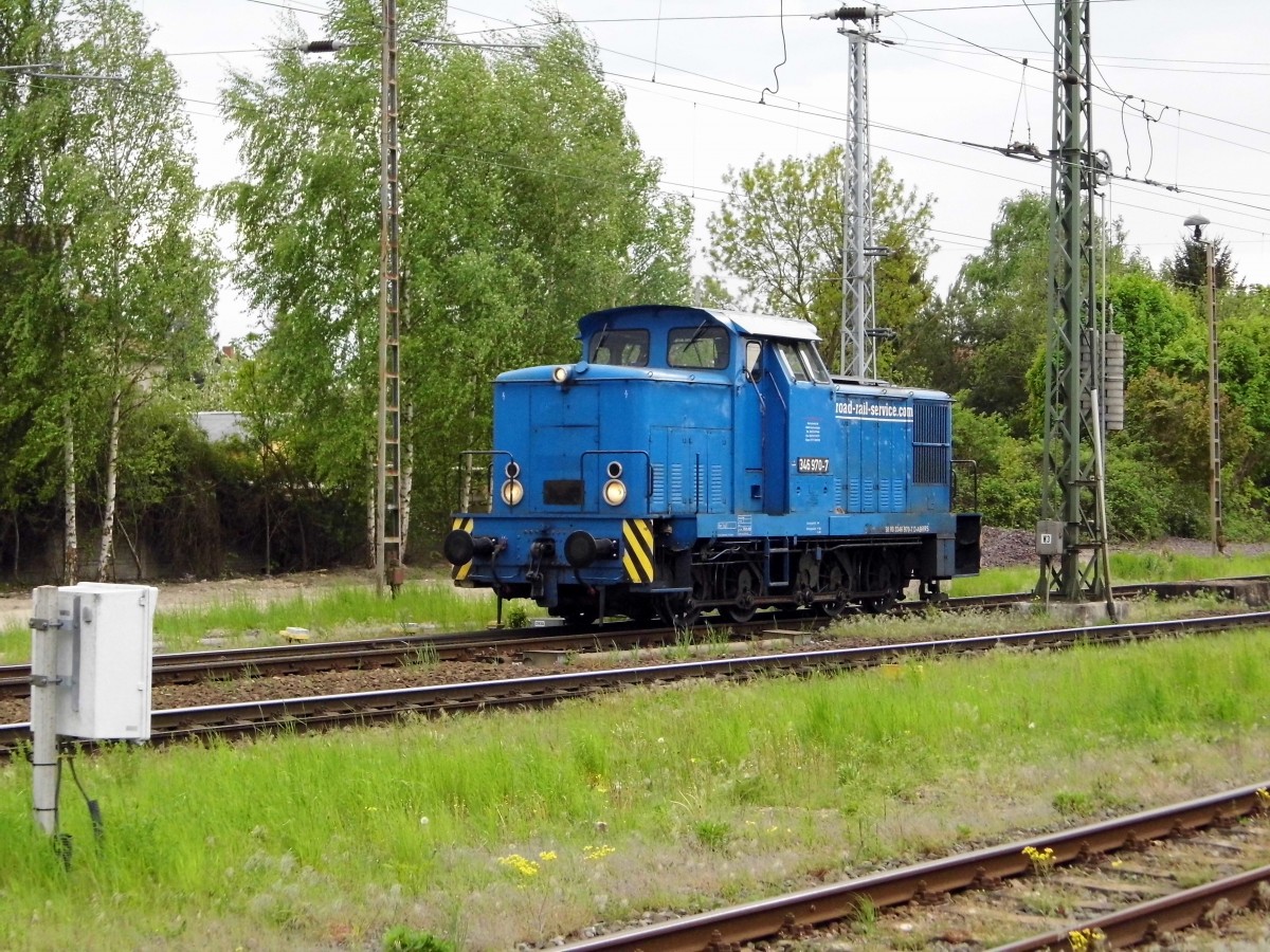 Am 07.05.2015 Rangierfahrt von der 346 970-7 von der road-rail-service in Stendal .