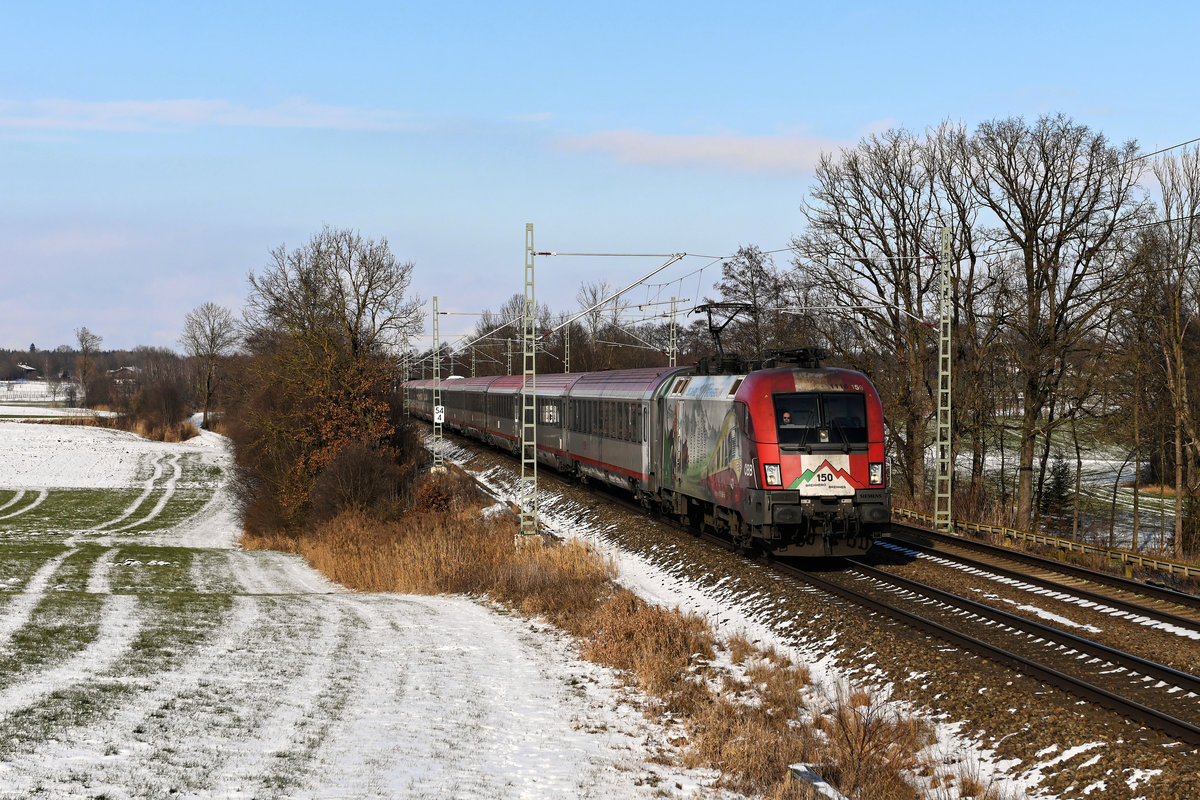 Am 09. Januar 2021 wurde der EC 113 von der Brennerbahn Jubiläumslok 1116.159 bespannt. Entstanden ist das Foto am ehemligen Block Hilperting.