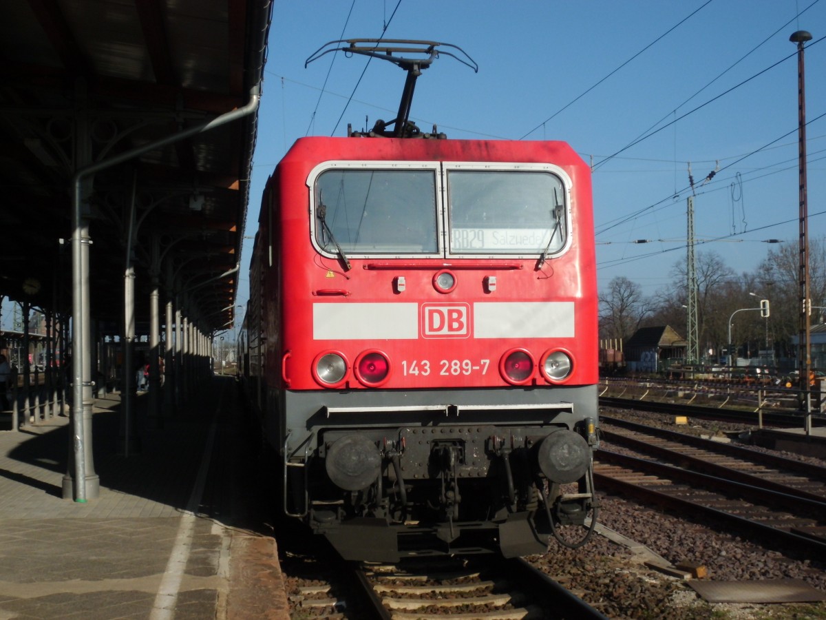 Am 09.03.2014 war 143 289 mit der RB 29 in Stendal auf Gleis 5. 