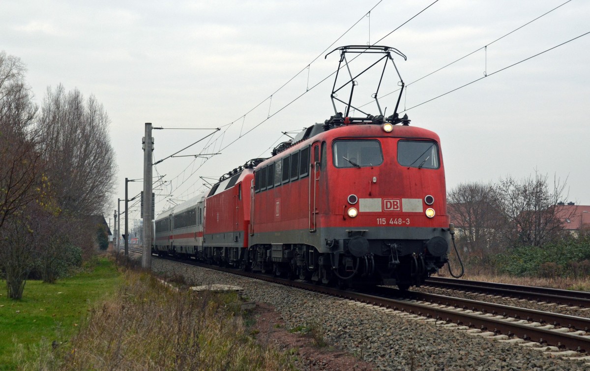 Am 15.12.15 bespannte 115 448 den PbZ 2467 von Berlin nach Leipzig. Mit der Wagenlok 120 148 und drei IC-Wagen rollte sie mit ihrem Zug durch Greppin Richtung Bitterfeld.