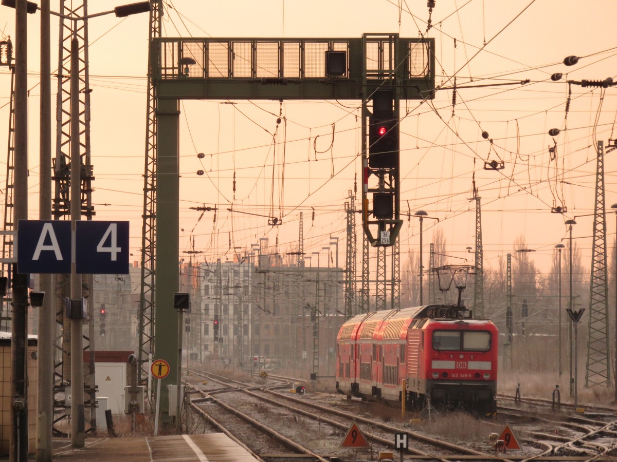 Am 17.01.2015 stand dieser RE im Bahnhof von Magdeburg HBF