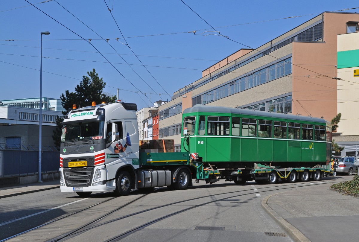 Am 17.03.2016 wurden die ersten drei B4 Anhänger mit den Betriebsnummern 1437, 1450 und 1467 in der Hauuptwerkstatt verladen. Die Anhänger werden auf den Lastwagen bis nach Belgrad gefahren. Der zweite Lastwagen, mit dem B 1450 verlässt die Hauptwerkstatt.