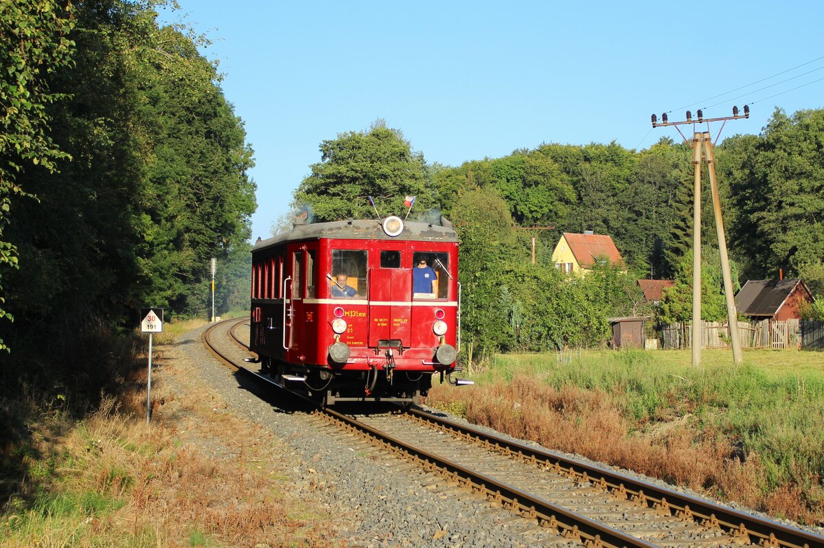 Am 24.08.24 übernahm M 131 1515 die planmäßigen Züge zwischen Aš město und Aš sowie nach Hranice v Čechách. Hier ist M 131 1515 als OS 17243 in Aš zu sehen.