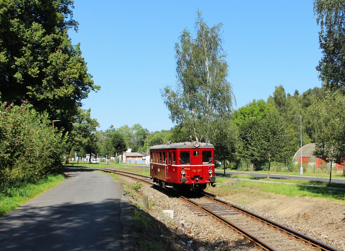 Am 24.08.24 übernahm M 131 1515 die planmäßigen Züge zwischen Aš město und Aš sowie nach Hranice v Čechách. Hier ist M 131 1515 als OS 17249 in Aš město zu sehen.