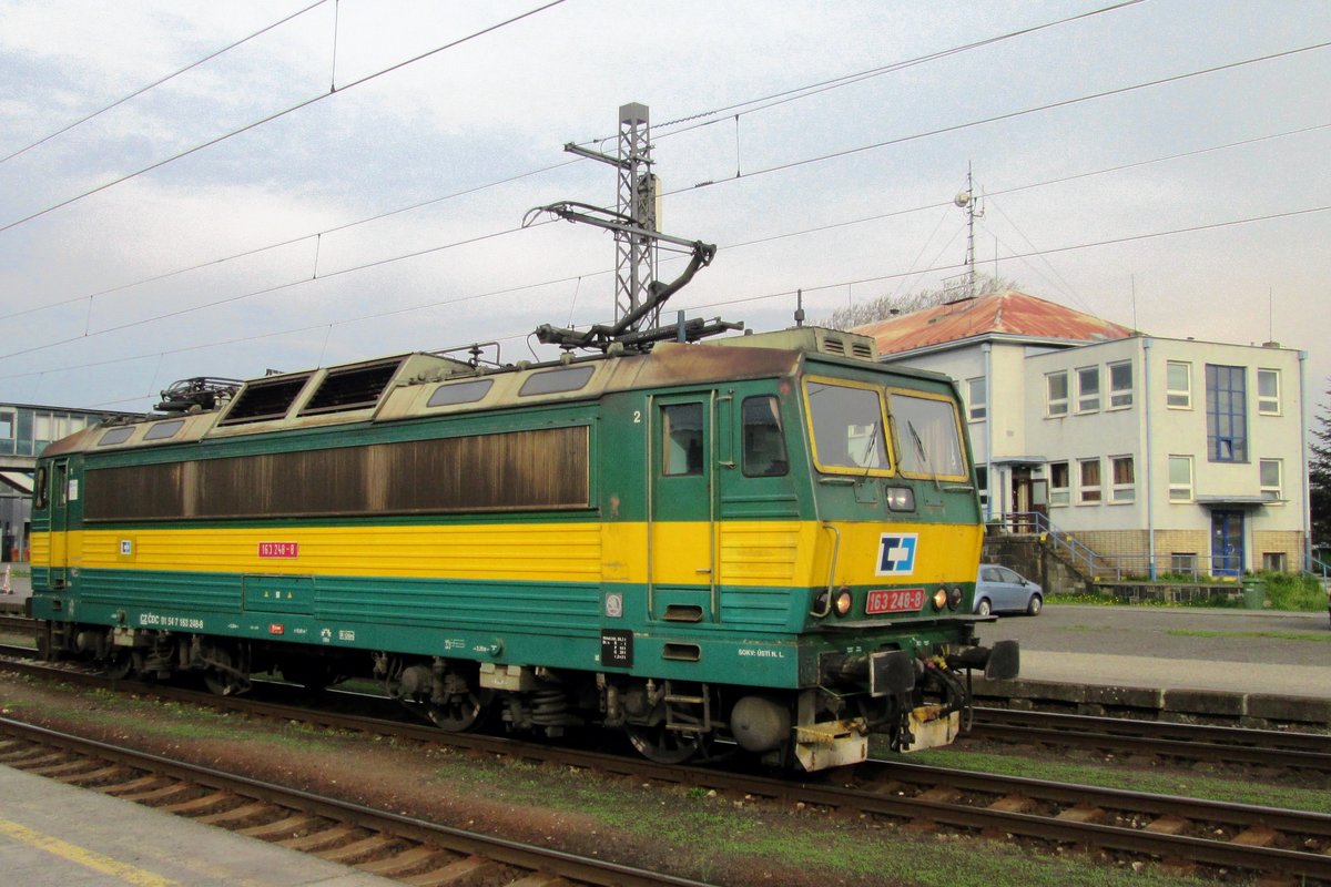 Am 3 Juni 2016 lauft 163 248 -noch in Altlack- um in Ostrava hl.n. 