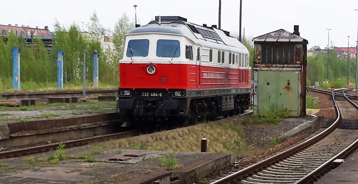 Am 30.04.2015 stand in Görlitz die 232 484 der East-West-Railways. (leider nur schlechte Handy-Qualität)