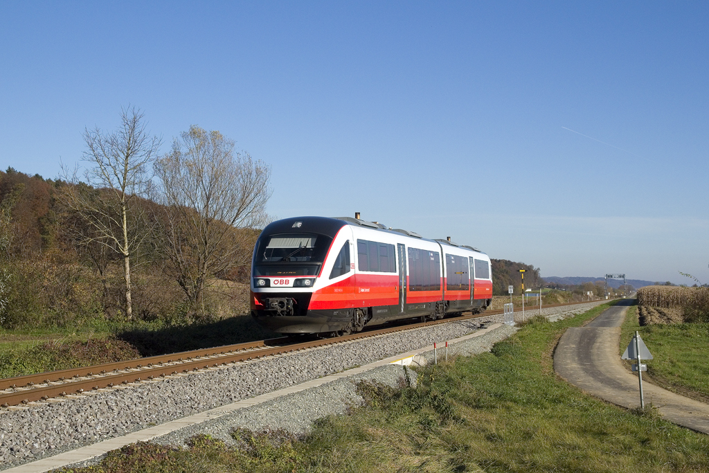 Am 7. November 2020 ist 5022 045 als SB 4747 (Szentgotthárd - Graz Hbf) unterwegs und konnte nahe Lödersdorf fotografiert werden. 