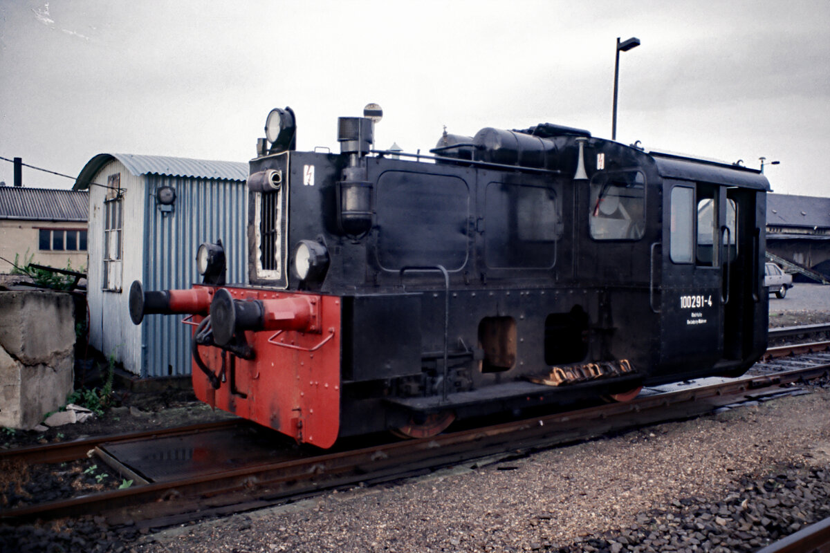 Am Bahnhof Dahlen an der Strecke Leipzig-Dresden stand am 24.07.1991 die 100 291