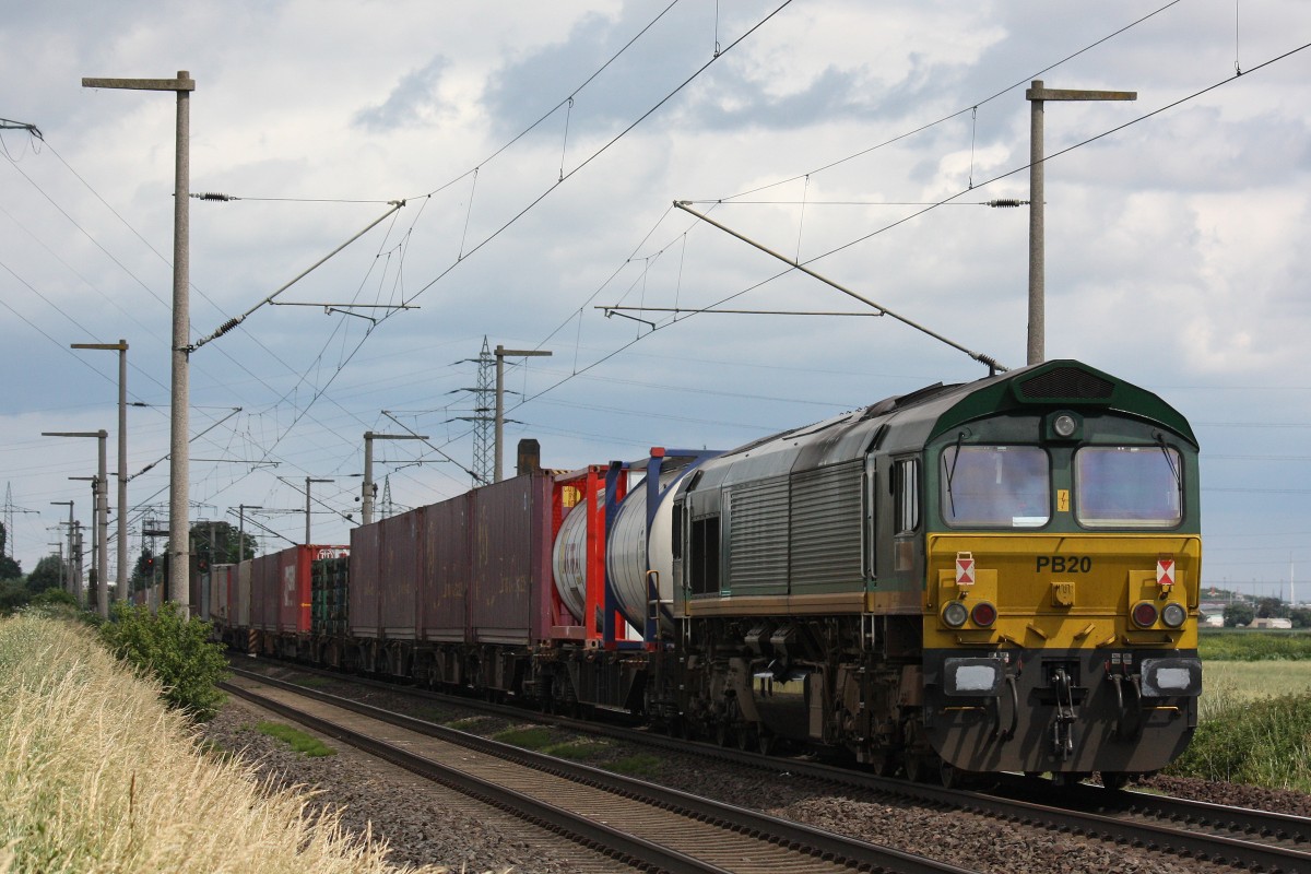 Ascendos PB20 am 22.6.13 am Zugschluss eines Containerzuges bei Brhl.