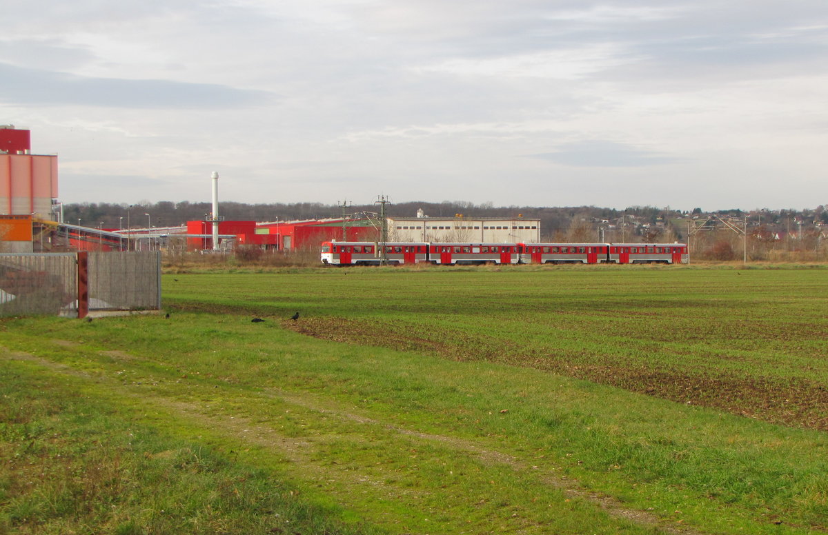 ASLVG VT 2.35 + VT 2.38 als DPE 62150 von Wernigerode und DPE 62154 von Egeln nach Erfurt Hbf, am 10.12.2016 in Erfurt Ost.