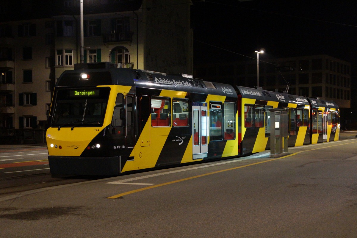 ASm: Der letzte Regionalzug nach Oensingen mit dem Be 4/8 114 am 24. Dezember 2015 in Solothurn-HB.
Foto: Walter Ruetsch 