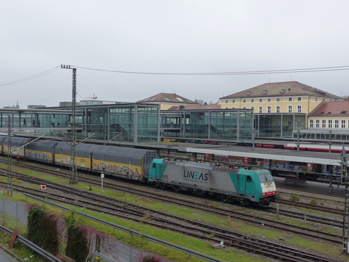 ATLU 9188 7186 350-5 B-ATLU abfahrbereit mit einem Schiebewandzug in Regensburg am 16.11.2024