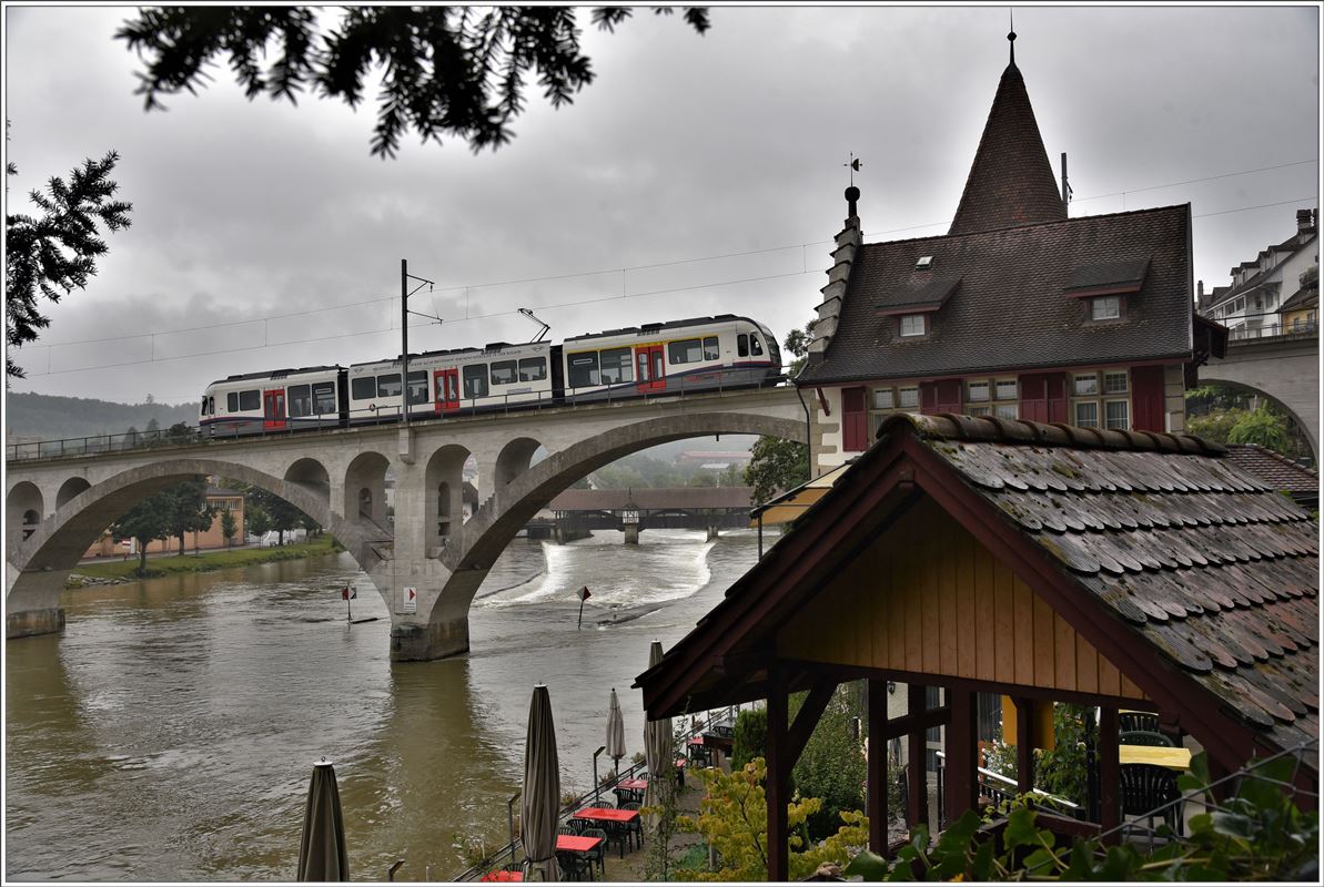 auf der Reussbrücke in Bremgarten. (01.09.2017)