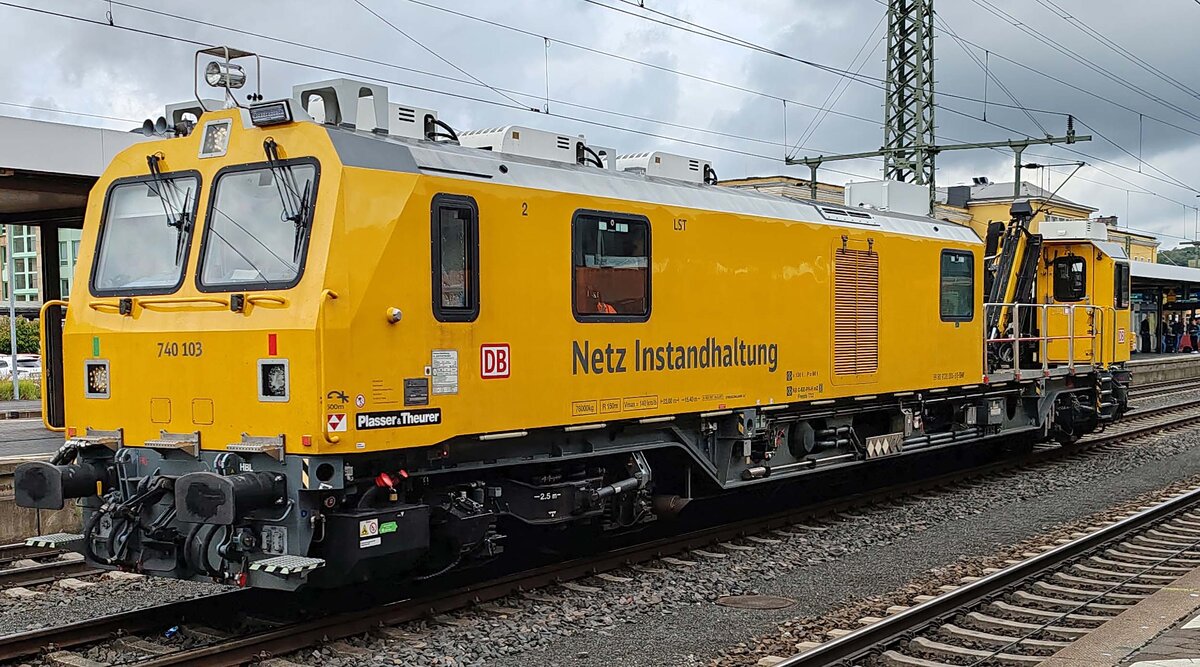 Bahndienstfahrzeug 740103 steht im September 2024 in Bahnhof Fulda