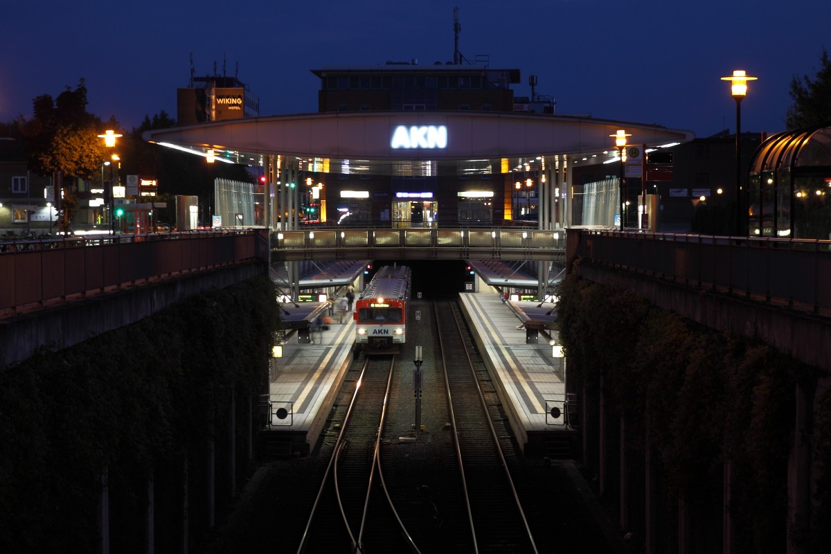 Bahnhof Henstedt-Ulzburg in der Blauen Stunde