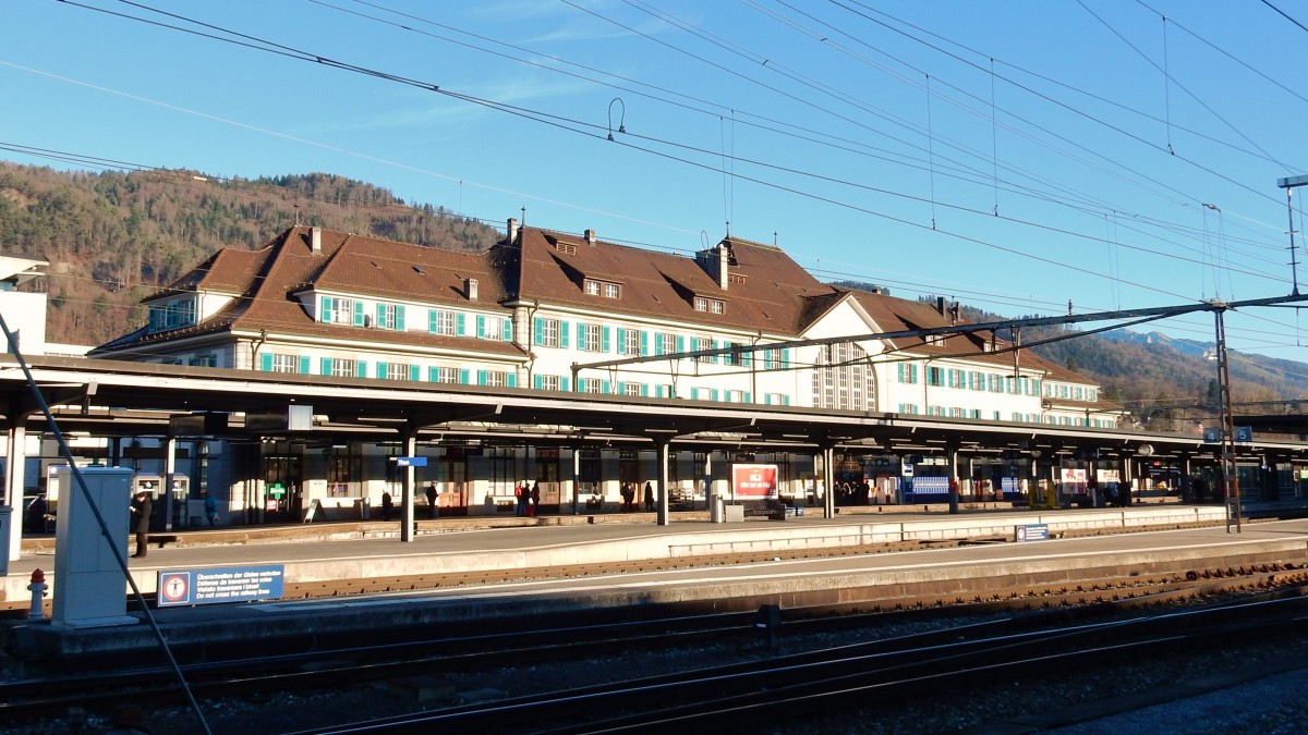 Bahnhof Thun - 07.01.2015. Thun wird als Tor zum Berner Oberland bezeichnet