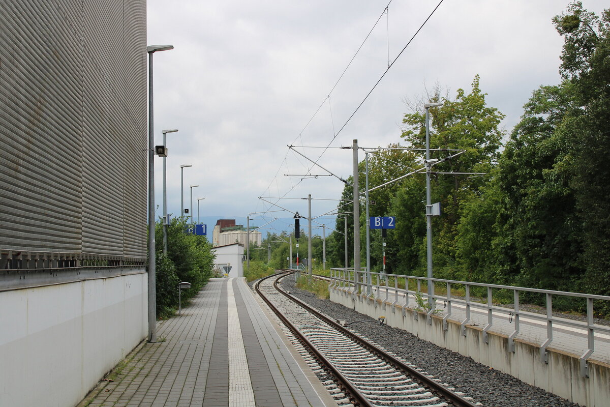 Bahnsteig 1 und 2 vom Stadtbahnhof, am 26.07.2024 in Eschwege.