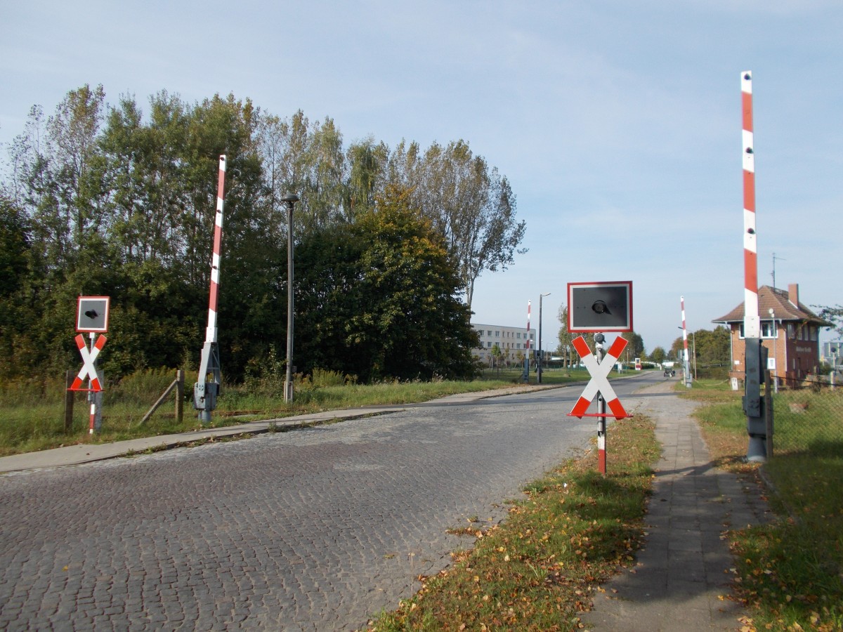 Bahnübergang,am 28.September 2014,in Malchow.