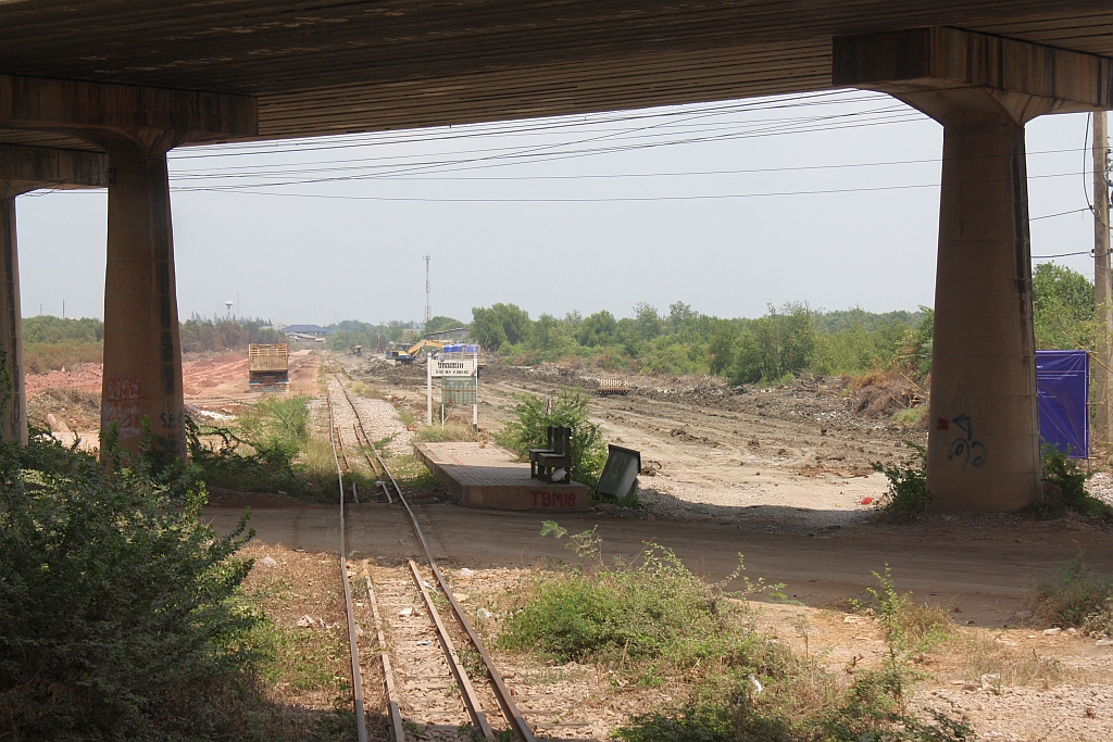 Ban Na Khwang Station, Blickrichtung Ban Laem, am 21.März 2014.