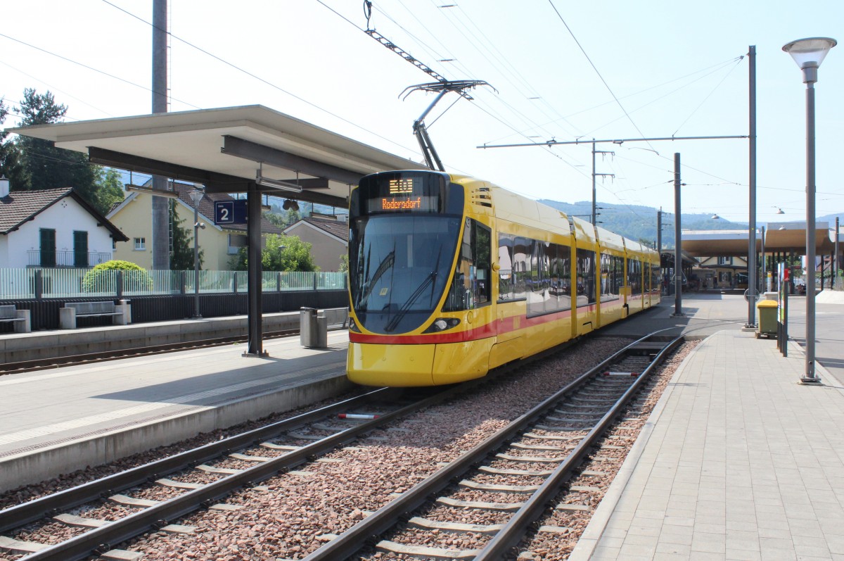 Basel BLT Tram 10 (Stadler Be 6/10) Dornach Bahnhof am 3. Juli 2015.