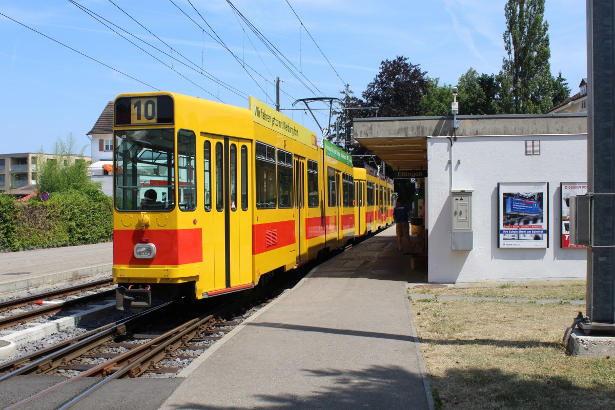 Basel BLT Tram 10 (SWP/Siemens Be 4/6 214) Ettingen am 6. Juli 2015.