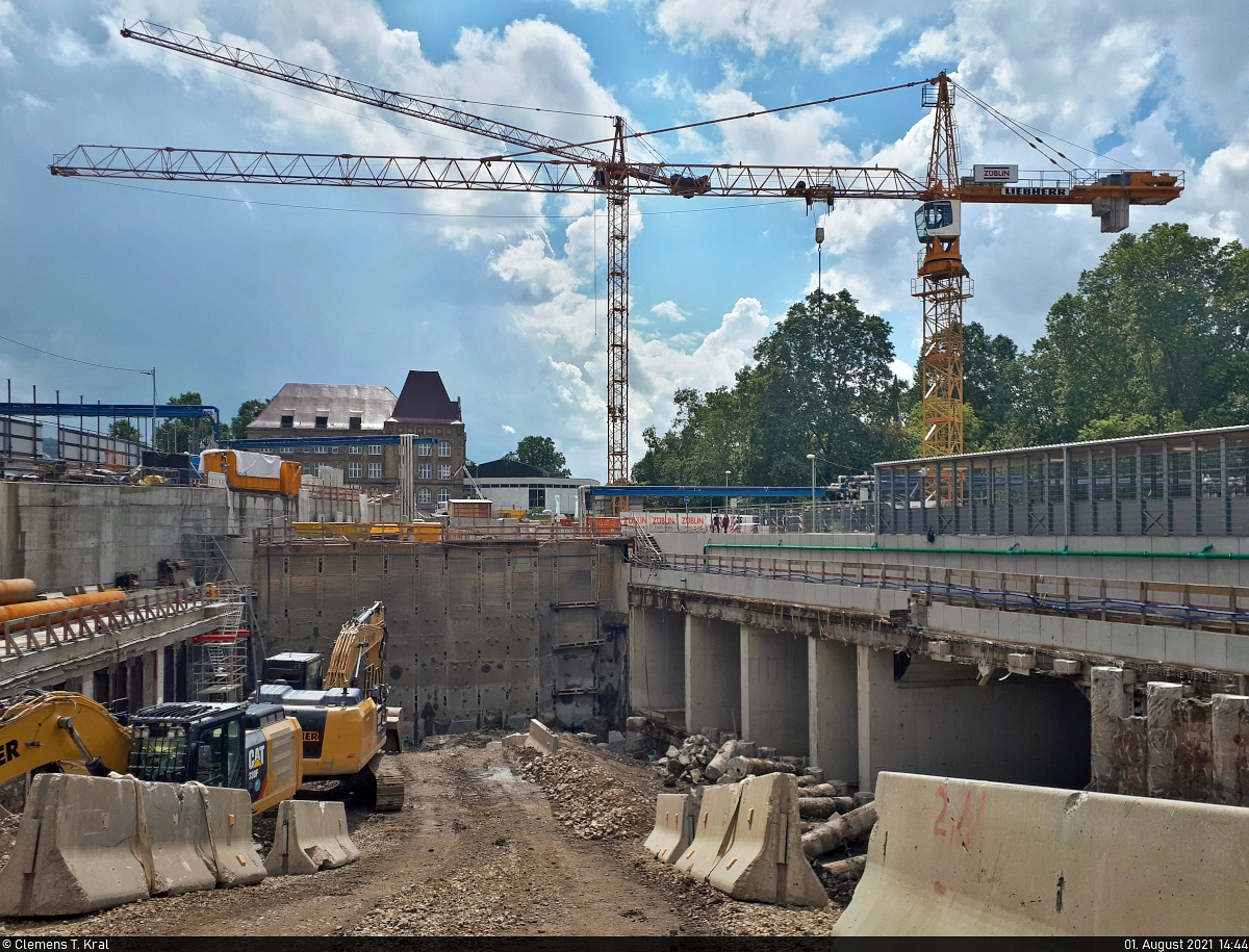 Baufortschritt an der östlichen Einfahrt des neuen Stuttgarter Tiefbahnhofs, unweit der neuen Haltestelle Staatsgalerie.
Aufgenommen im Rahmen einer Baustellenführung des InfoTurmStuttgart (ITS).

🕓 1.8.2021 | 14:44 Uhr

(Smartphone-Aufnahme)