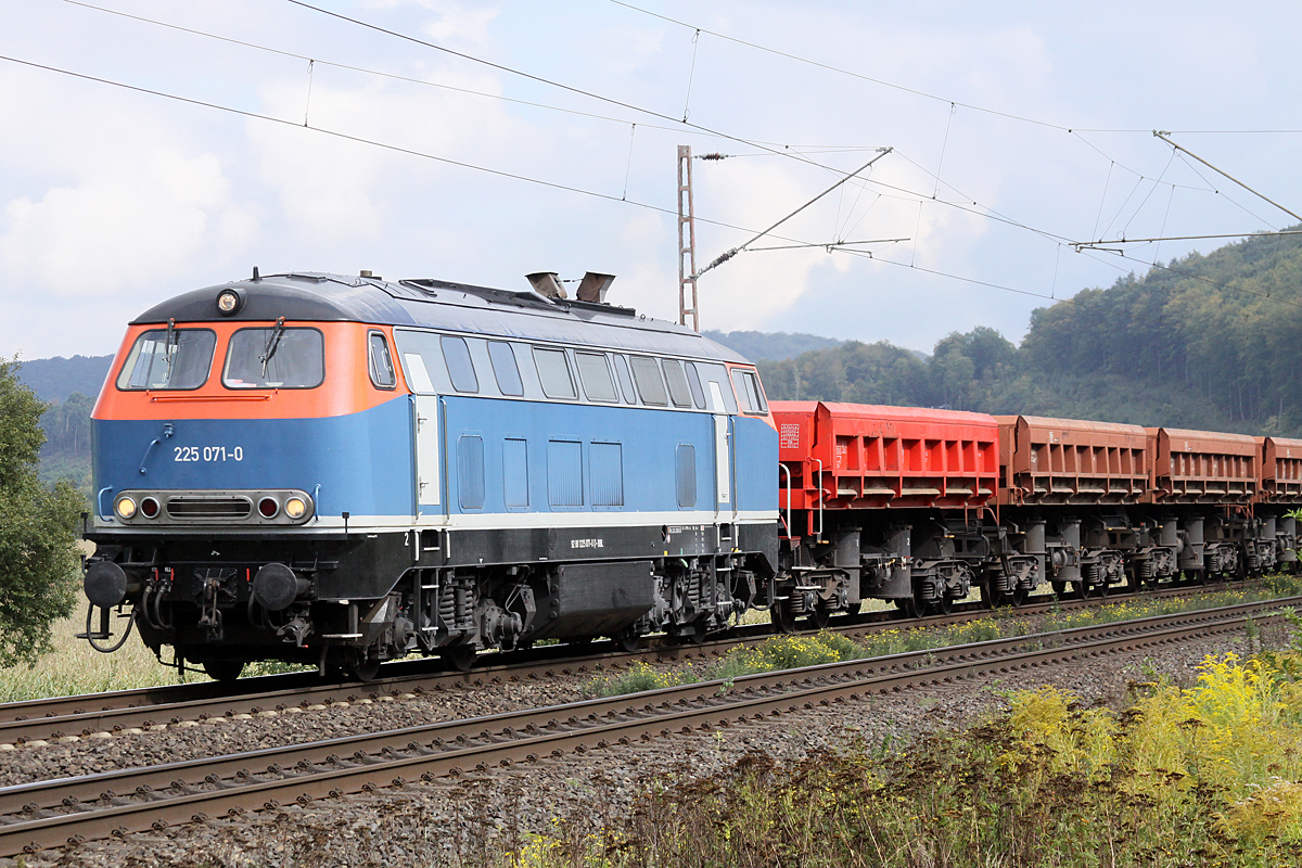 BBL 225 071-0 am 19.09.2017  13:20 nördlich von Salzderhelden am BÜ 75,1 in Richtung Göttingen