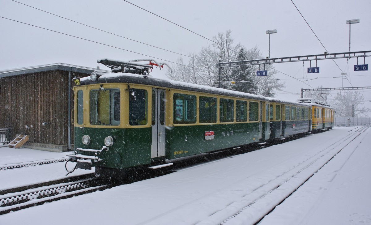 BDeh 4/4 Pendel 119 abgestellt in Wengen. Der Steuerwagen verfügt noch über einen Pantograph, 21.11.2013.