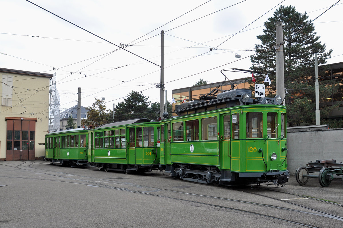 Be 2/2 126, B2 331 und der B3 702 stehen auf dem Hof der Hauptwerkstatt. Die Aufnahme stammt vom 17.10.2016.