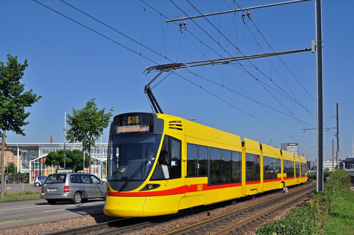 Be 6/10 Tango 173 auf der Linie 10 fährt zur Haltestelle M-Parc. Die Aufnahme stammt vom 01.07.2015.