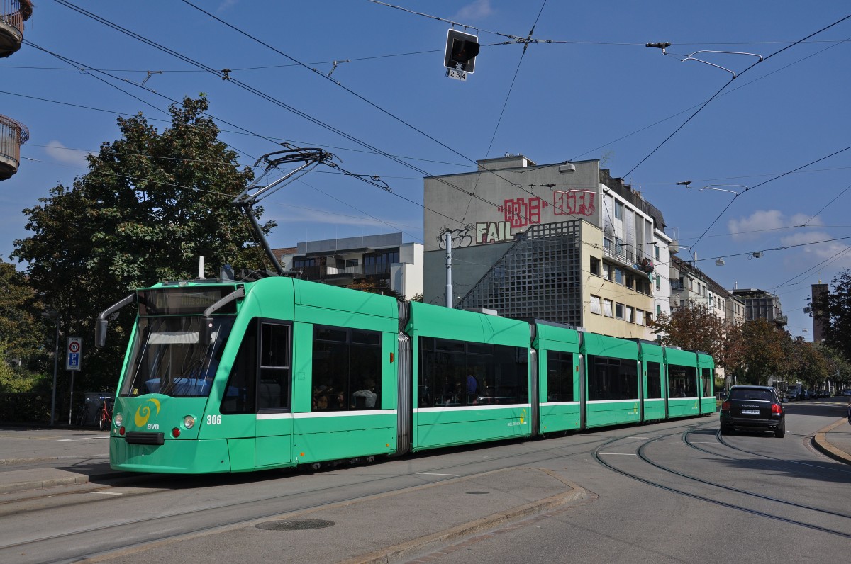 Be 6/8 Combino 306 auf der Linie 6 fährt zur Haltestelle Morgartenring. Die Aufnahme stammt vom 16.09.2014.